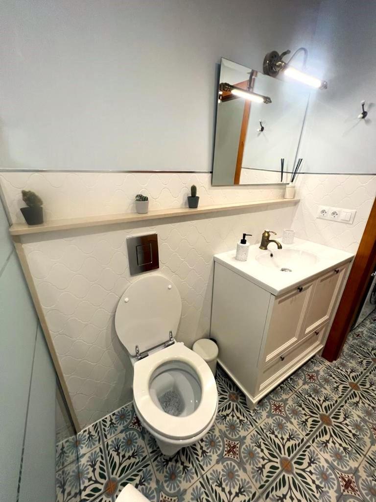 Esmeralda Apartment With Free Private Underground Parking Valensiya Dış mekan fotoğraf