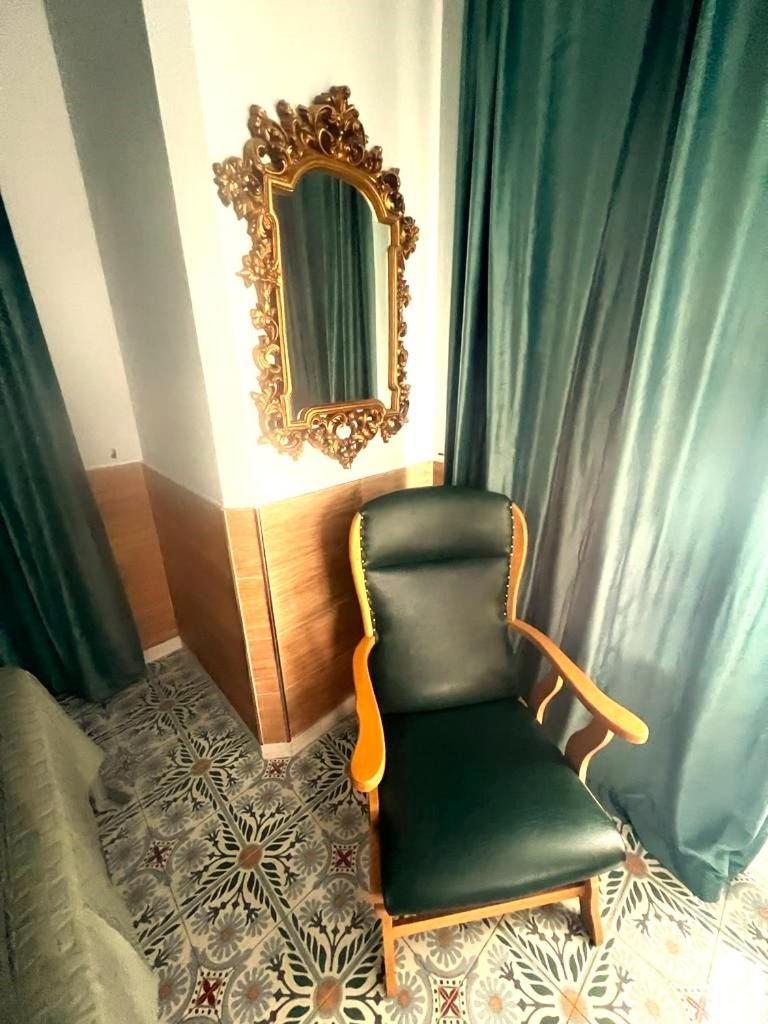 Esmeralda Apartment With Free Private Underground Parking Valensiya Dış mekan fotoğraf